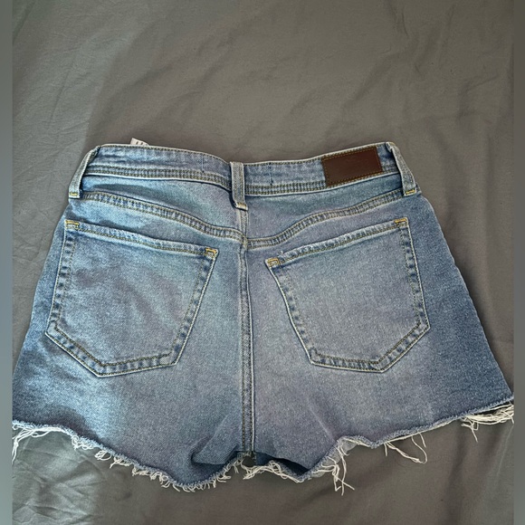 Hollister shorts - Picture 2 of 3